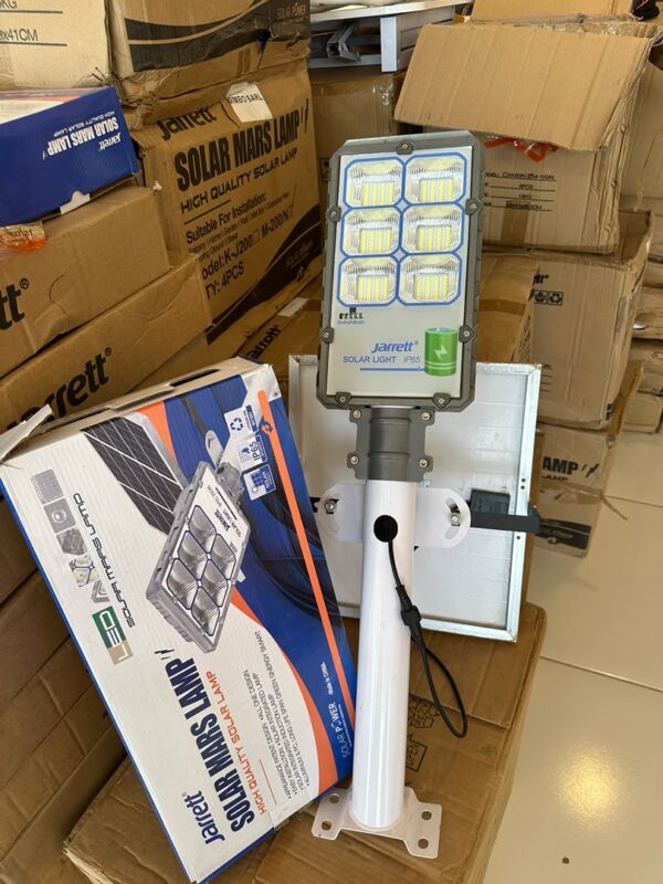 WhatsApp Image 2026-08-03 at 20.21.04 (2) Lampadaire Solaire Jarrett avec support – IP65 | 200W ☀️